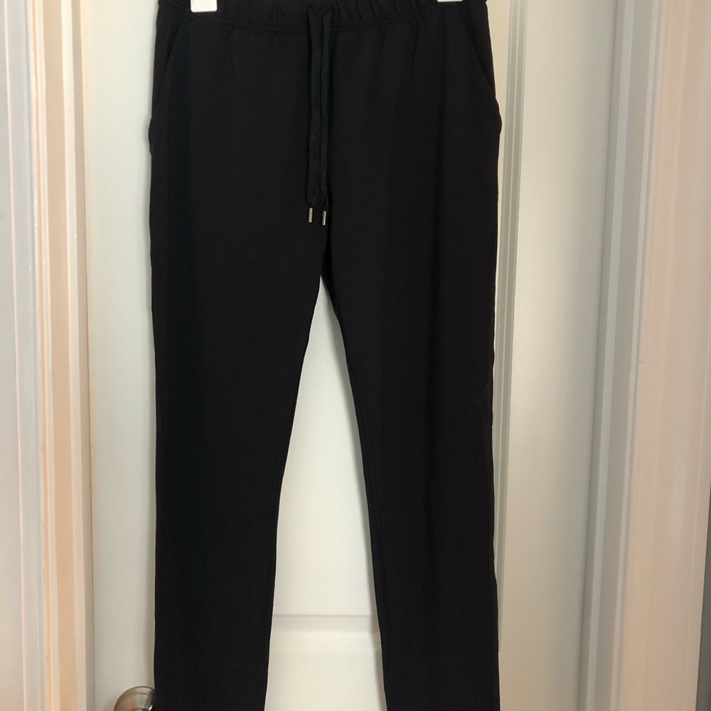 Lululemon joggers with pockets - Picture 1 of 4